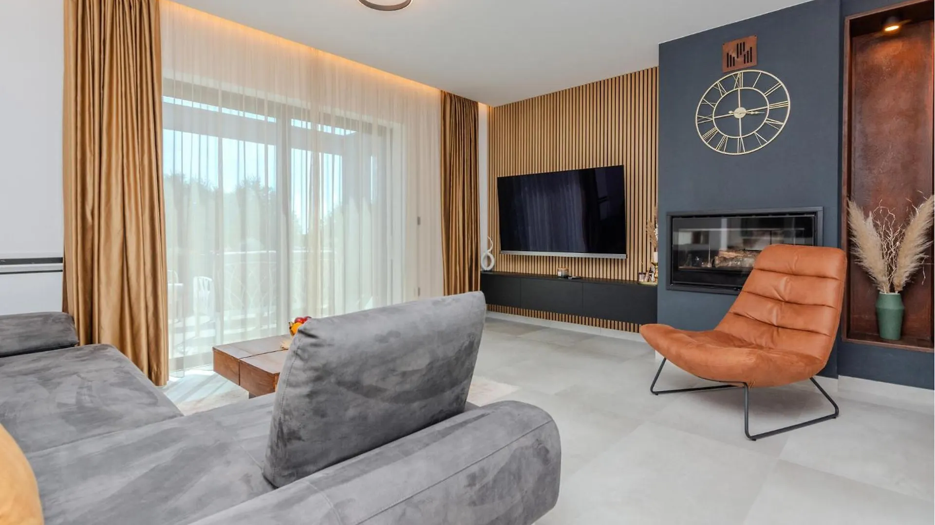 Lovely Home In Privlaka With Jacuzzi