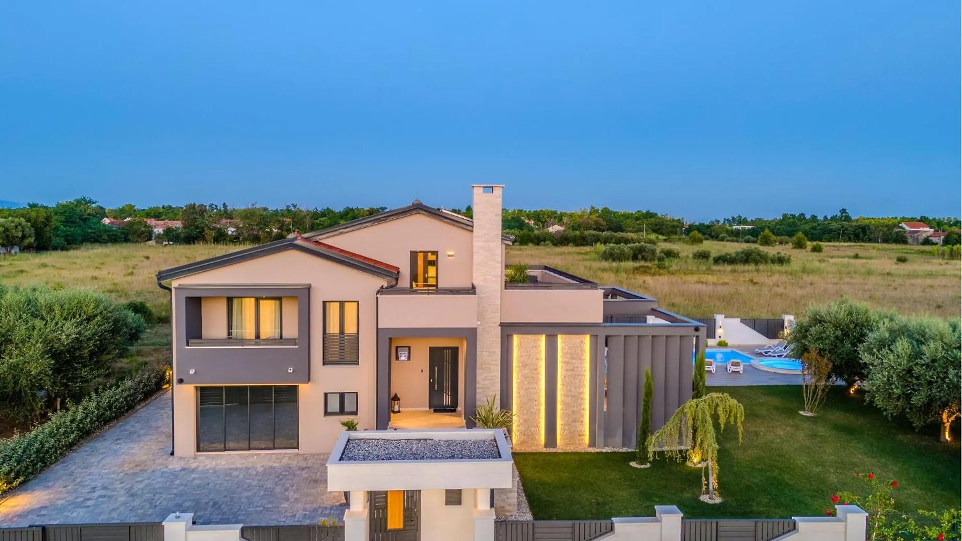 Lovely Home In Privlaka With Jacuzzi